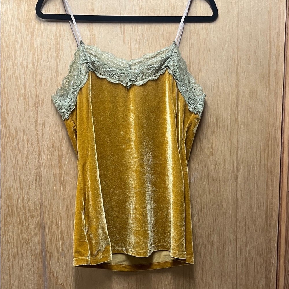 Aratta Gold and Green Lace Accent Top M